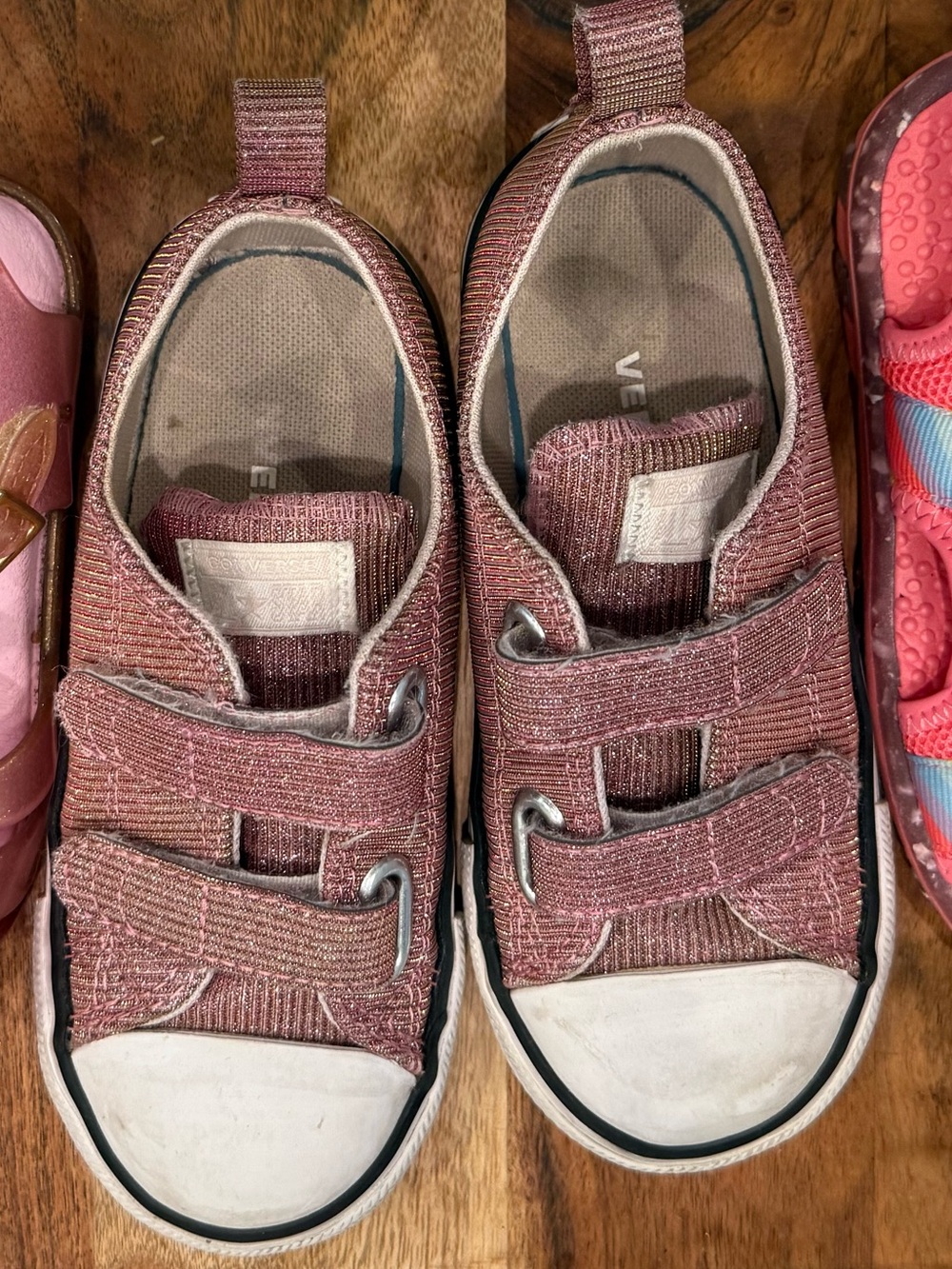 Converse Kids Velcro Sneakers in Rose Metallic
